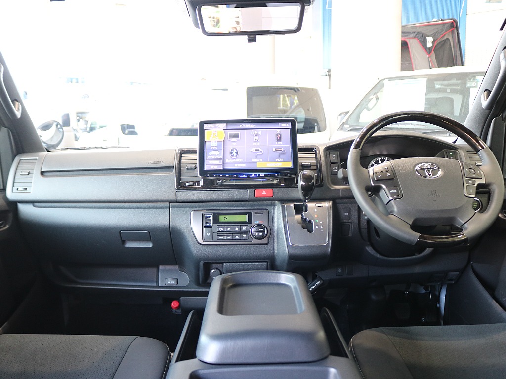特別仕様車ダークプライムⅡなので高級感のある内装になっております♪♪