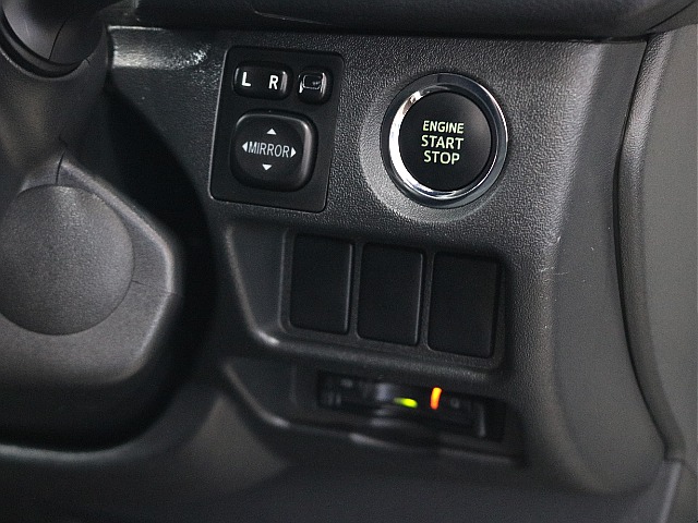 プッシュスタートなのでエンジン始動も楽々です☆☆