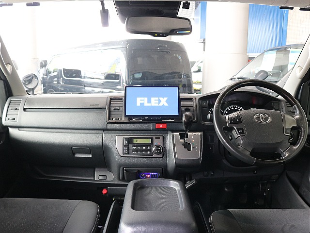 特別仕様車ダークプライムなので高級感のある内装になっております♪♪