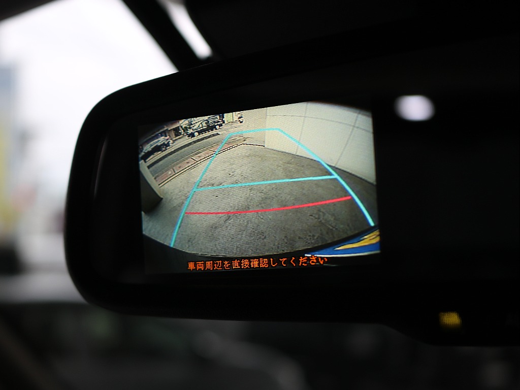 バックカメラ装着済みですので駐車時も安心です♪♪