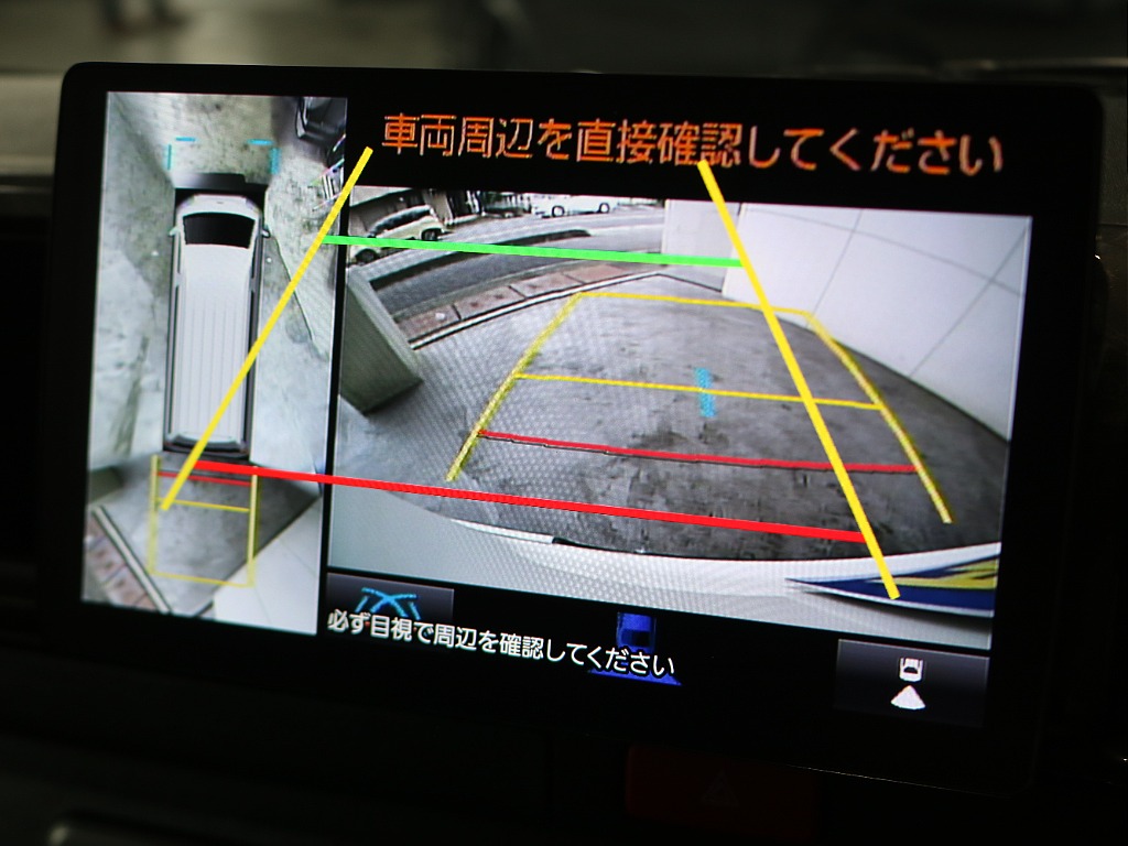 バックカメラ装着済みですので駐車時も安心です☆☆