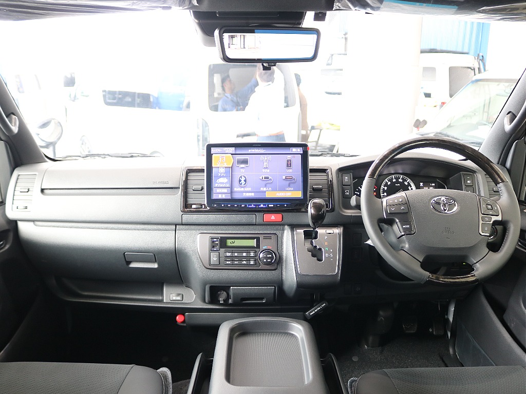 特別仕様車なので高級感のある内装になっています♪