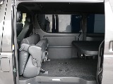 後席は跳ね上げが可能です☆☆ より多くの荷物が積めちゃいます！