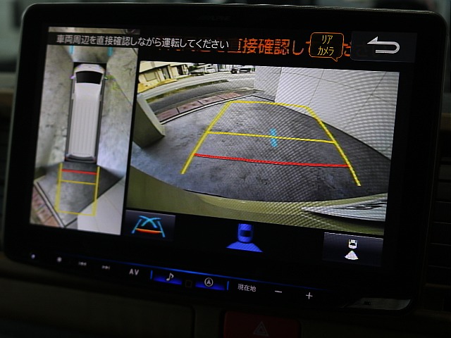バックカメラ装着済みですので駐車時も安心です♪♪