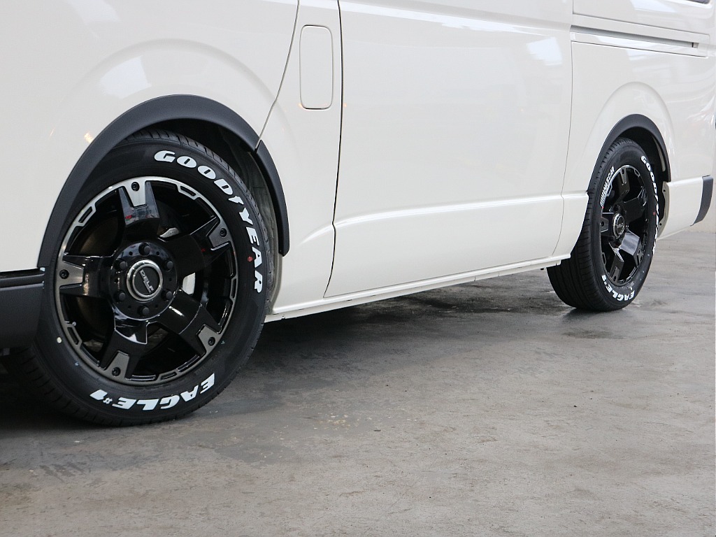 Delf03 17インチAWにナスカータイヤの組み合わせになっております♪♪