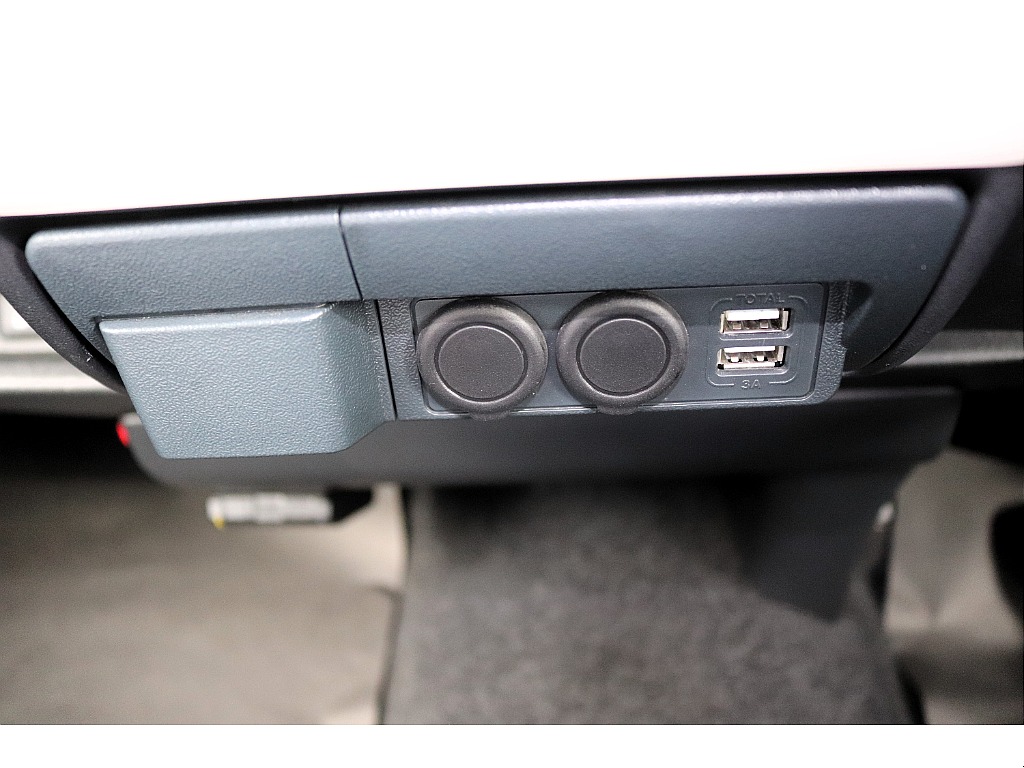 ソケット＆USB増設