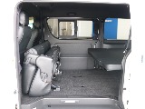 セカンドシートは跳ね上げも可能です☆☆
