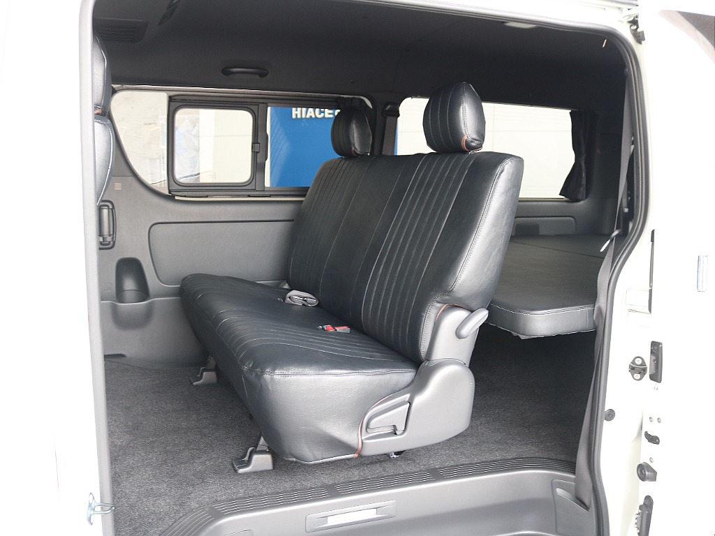 後席も同様のシートカバーが装着されております☆☆