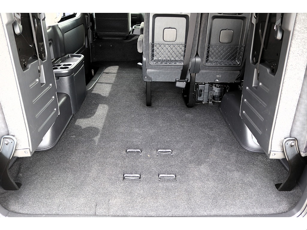 トヨタ&nbsp;ハイエース&nbsp;ワゴン2.7GLロング ミドルルーフ&nbsp;【コスパ◎】【アウトレット車両】&nbsp;群馬県の詳細画像&nbsp;その14