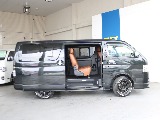 セカンドシートは３名掛けになります☆☆