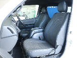 特別仕様車限定ハーフレザーシートにSのロゴが入っております♪...