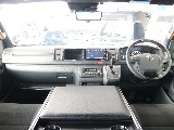 ワイドボディになりますので、広々とした内装になります☆☆