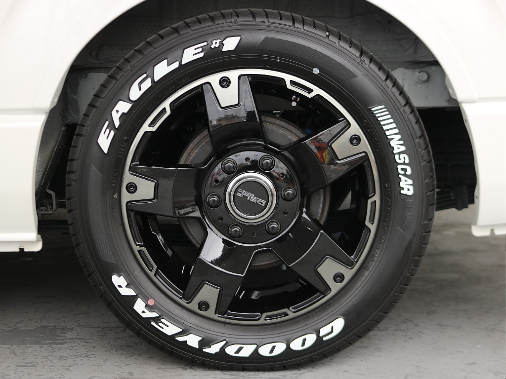 Delf03・17インチにナスカータイヤの組み合わせになります☆☆