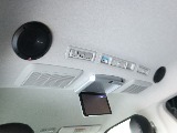 ルーフスピーカー、後席モニターで飽きずに楽しめます♪