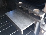 サイドテーブル、ドリンクホルダーで充実した車内空間です♪