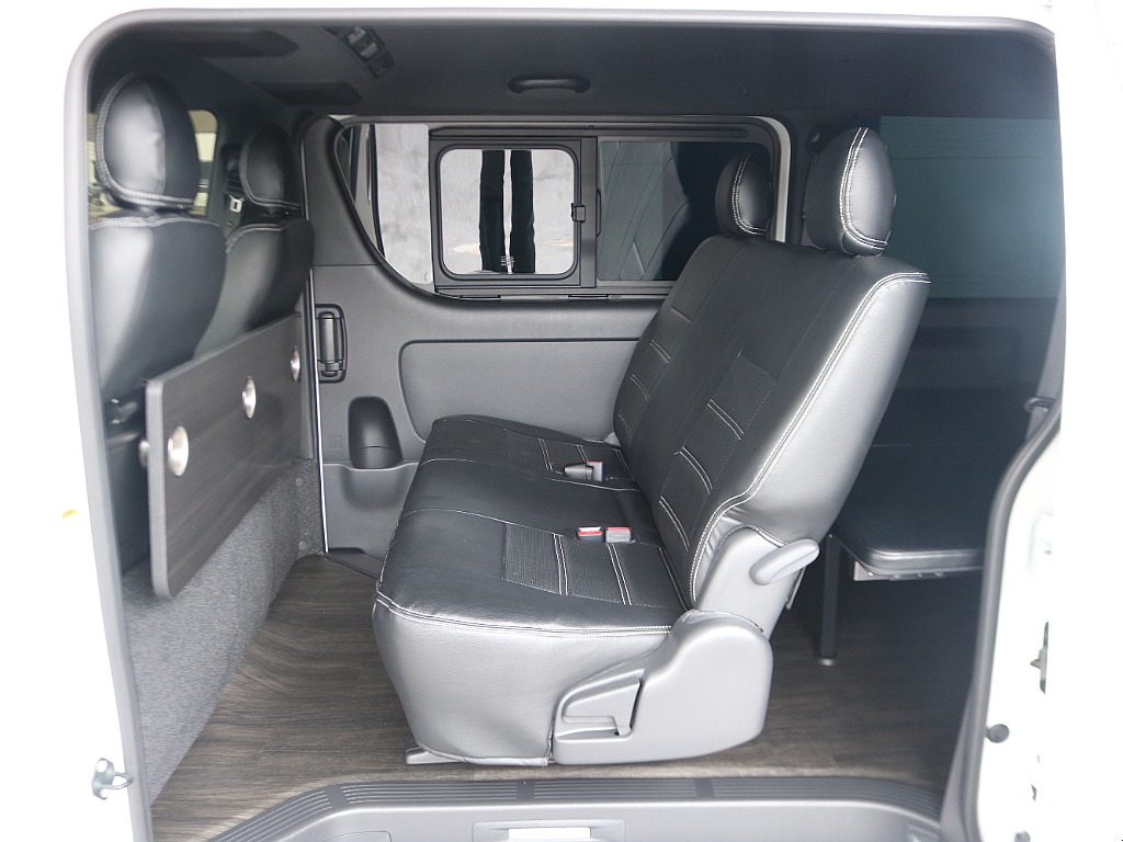 トヨタ&nbsp;ハイエースバン&nbsp;5D2.8DTスーパーGLダークプライムⅡL 4WD&nbsp;&nbsp;埼玉県の詳細画像&nbsp;その9