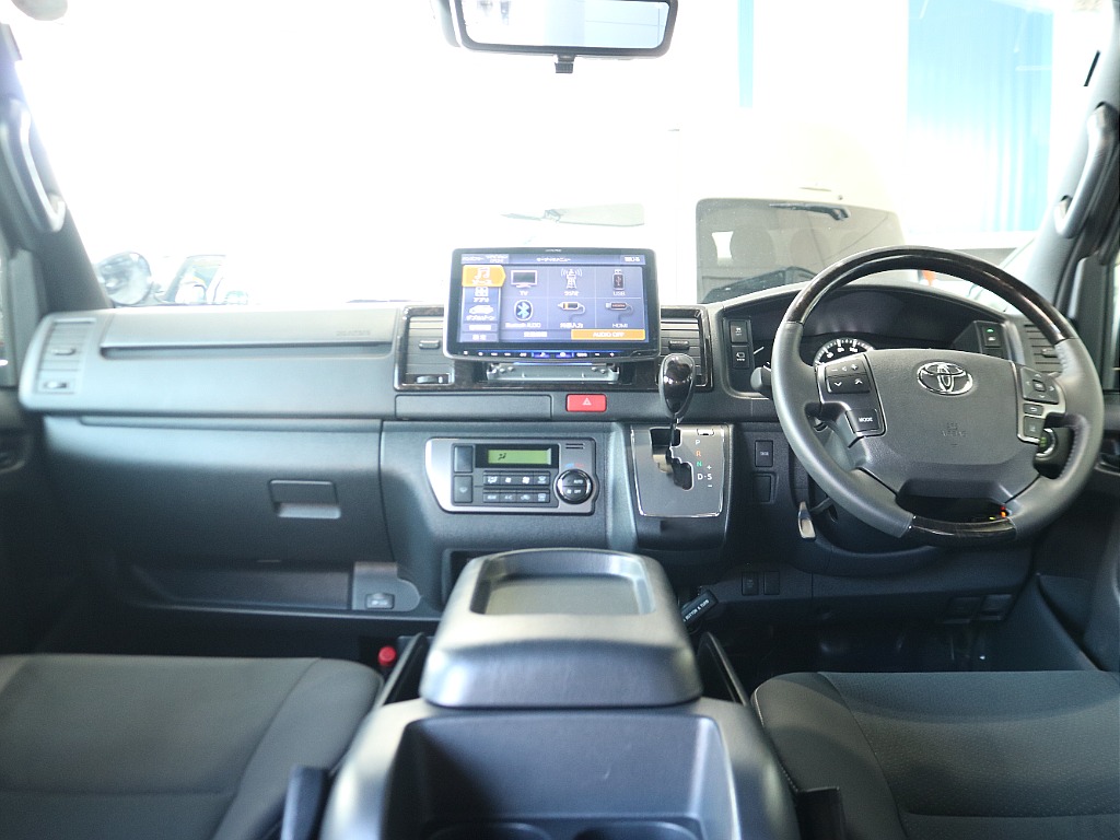 トヨタ&nbsp;ハイエースバン&nbsp;5D2.0スーパーGLダークプライムⅡロング&nbsp;&nbsp;埼玉県の詳細画像&nbsp;その4