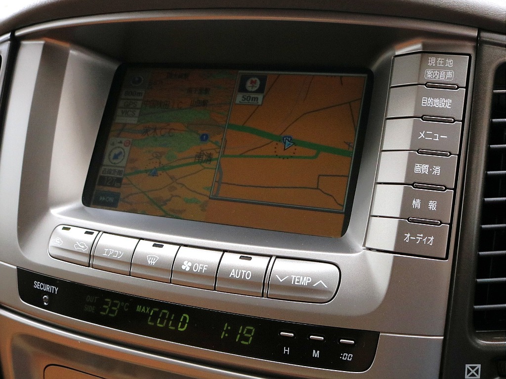 純正マルチナビ。