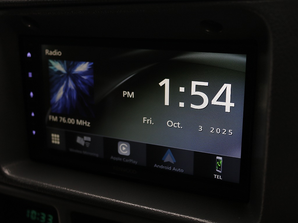 新品ディスプレイオーディオ装着。