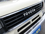 TOYOTA文字グリル。