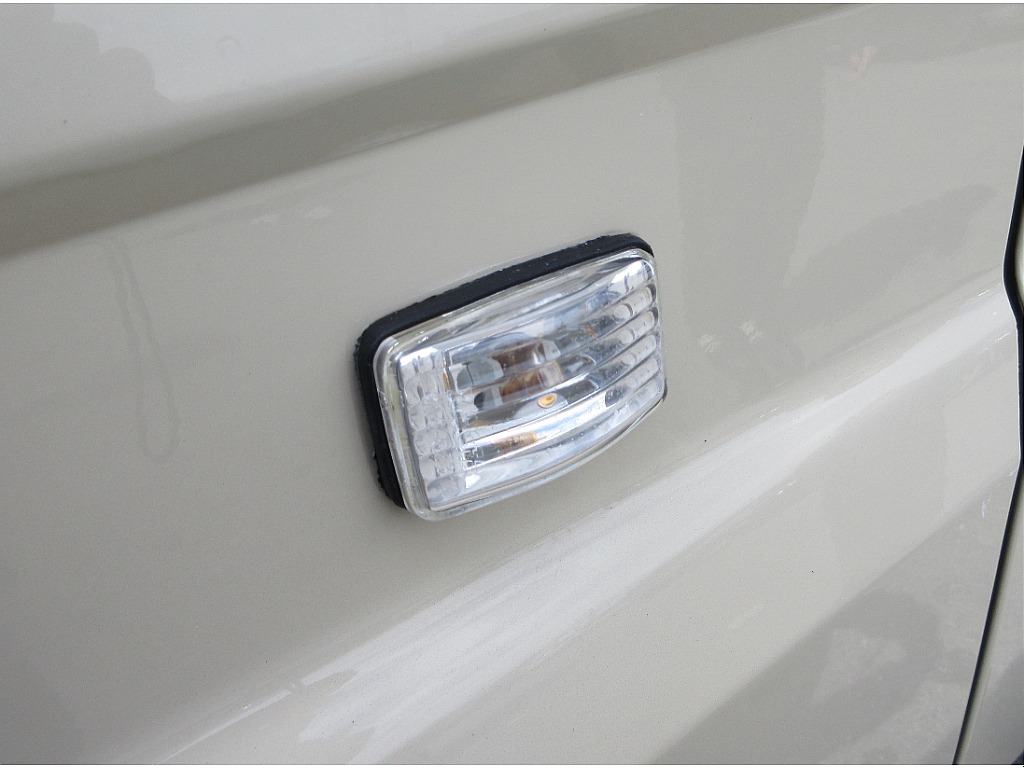 クリアサイドマーカー。