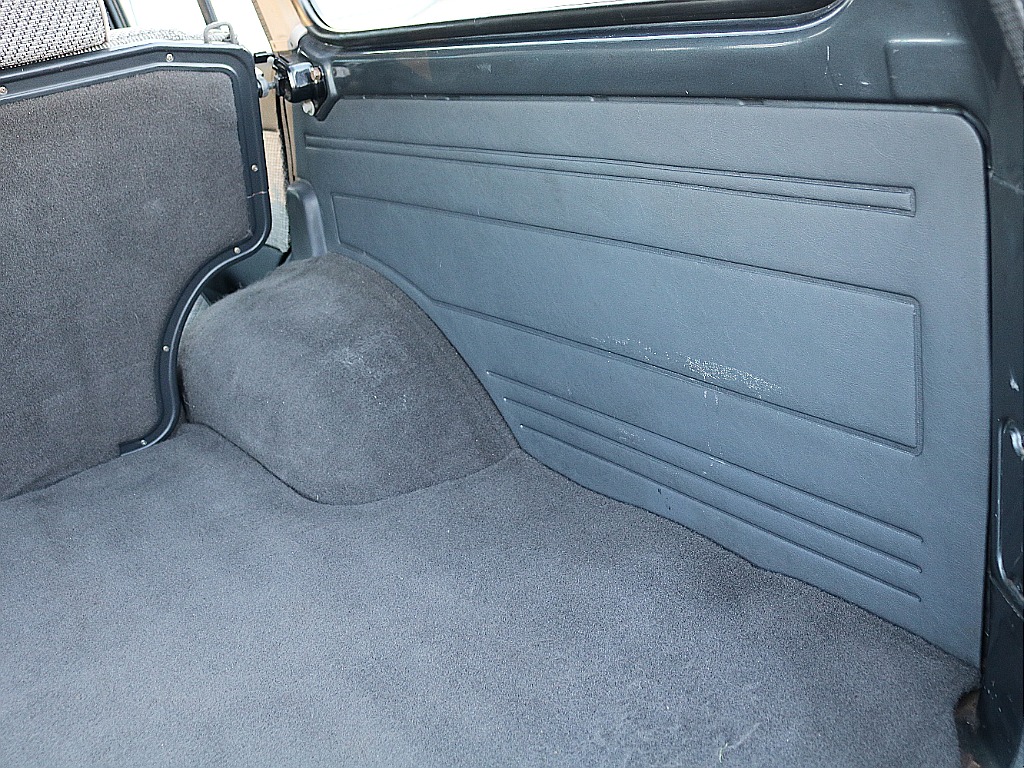 ラゲッジパネル