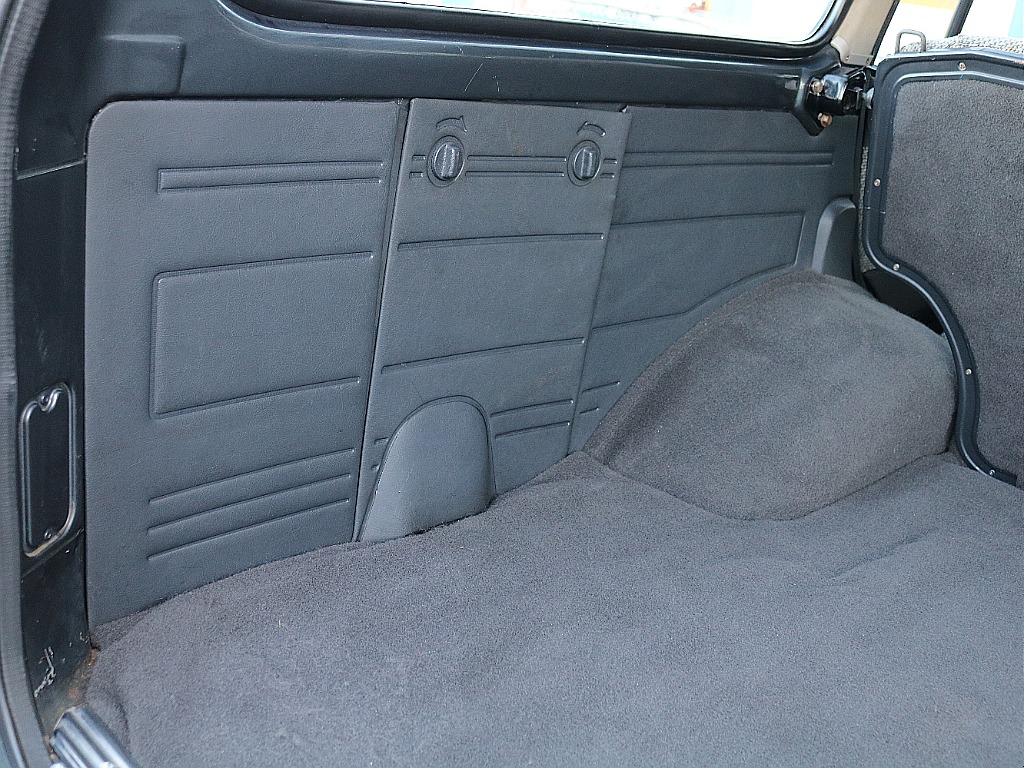 ラゲッジパネル