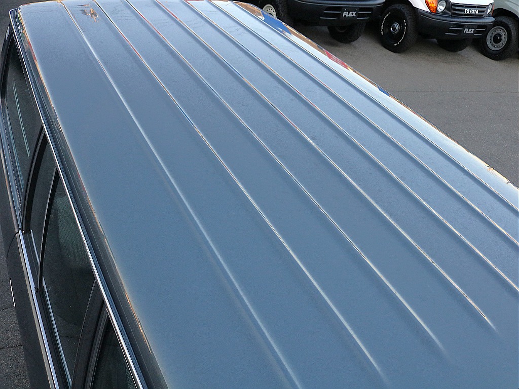 ルーフの状態も良好です。