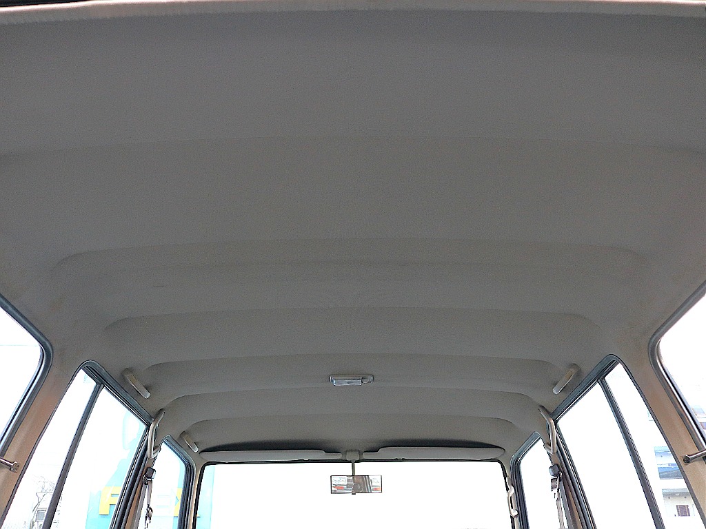 天張りです。 少しシミはありますが、 全体的に綺麗な状態です。