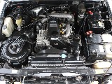 エンジンルームはご覧のように綺麗な状態です。