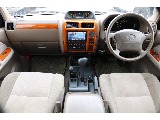 内装は人気の茶内装です。純正シート、純正フロアマットの 状態良好です♪