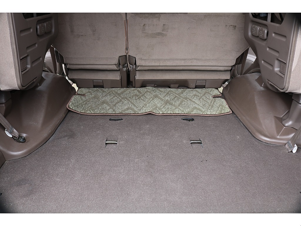 荷室はたくさんのお荷物を積むことが可能です！