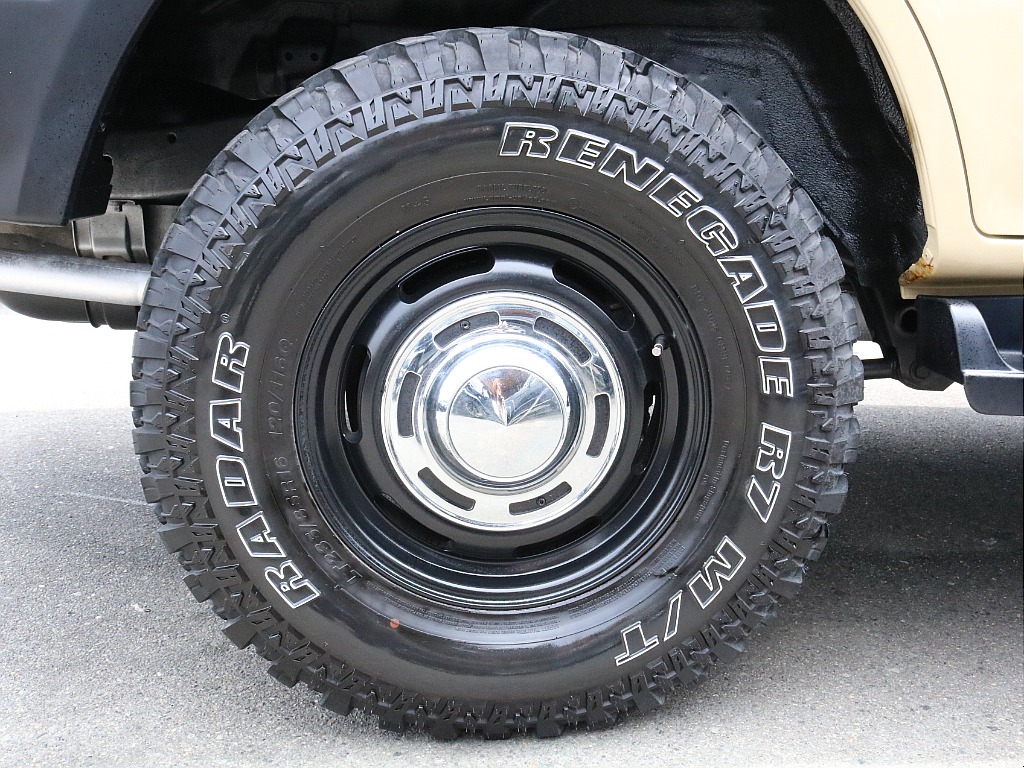 RENEGADE MTタイヤ＆社外１６インチAW！
