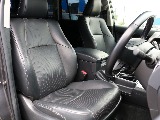 本革シート！ 一番使用する運転席も状態良好です。