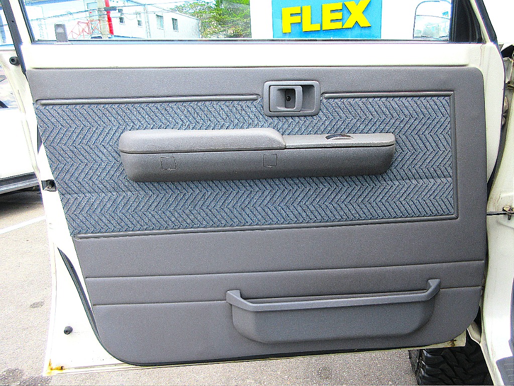助手席ドア内張。