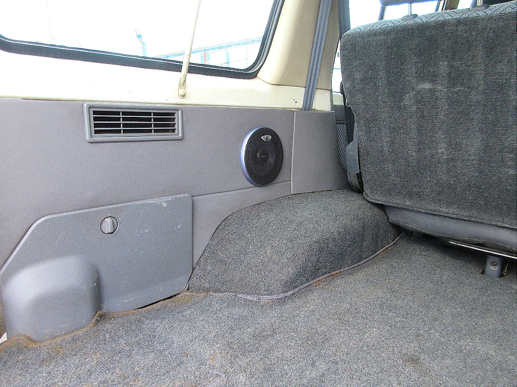 ラゲッジ左パネル。