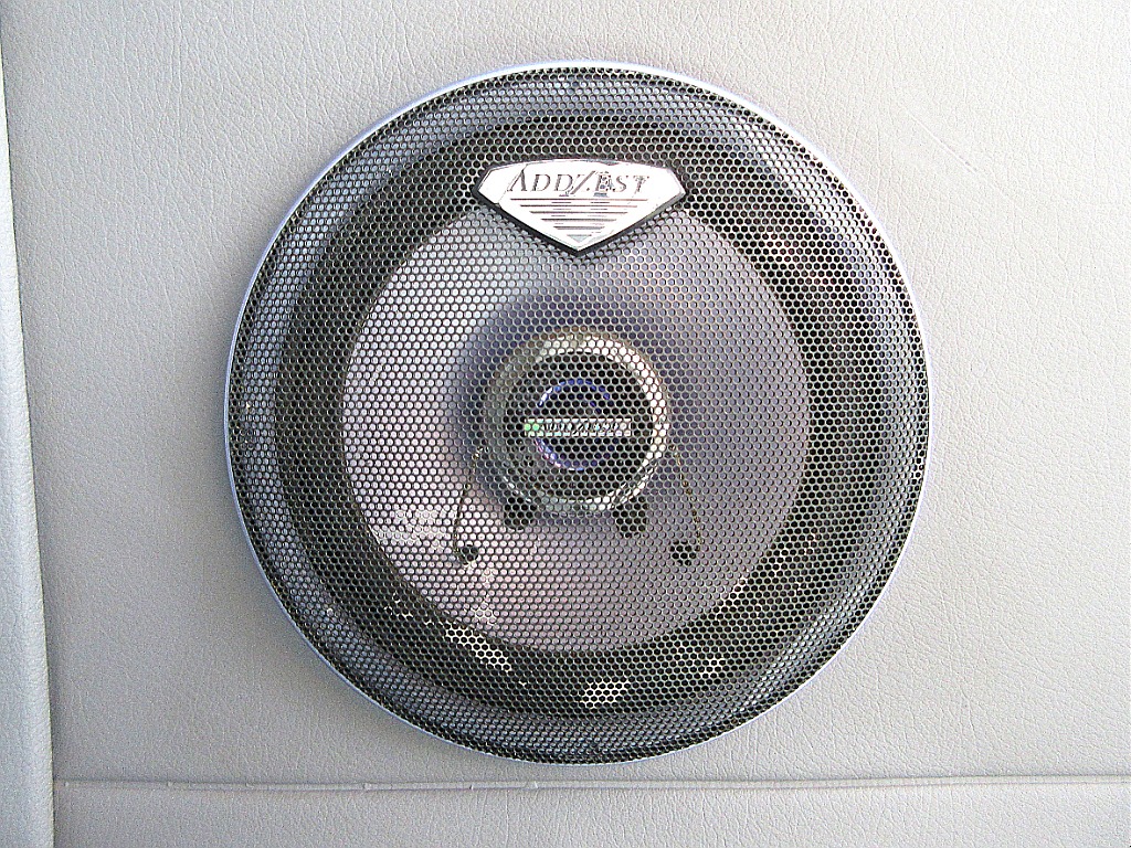 社外スピーカー。