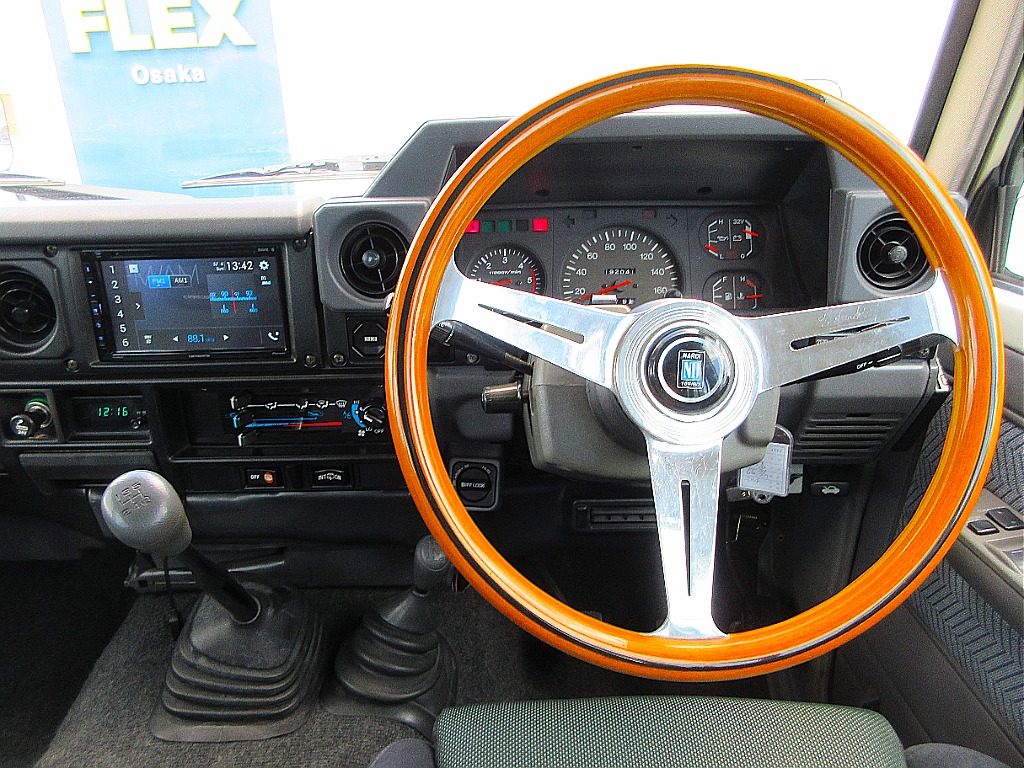 NARDIステアリング。