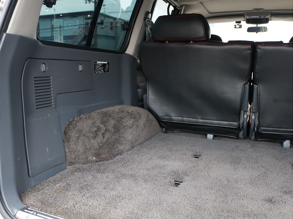 ラゲッジ左パネル