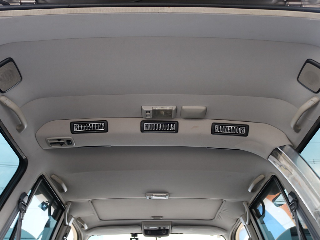 天張りも綺麗な状態です。