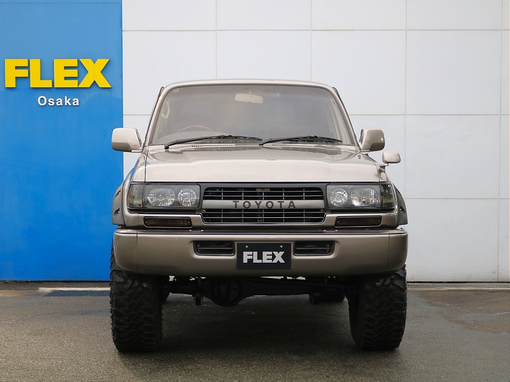 ブロンズ色とブラックの相性がとても良いです。