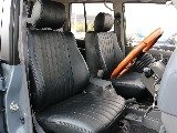 新品でクラシックブラックシートカバーを装着。