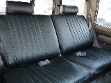 ２列目は分割で倒すことが可能です。
