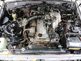 エンジンルームもご覧のように綺麗です。