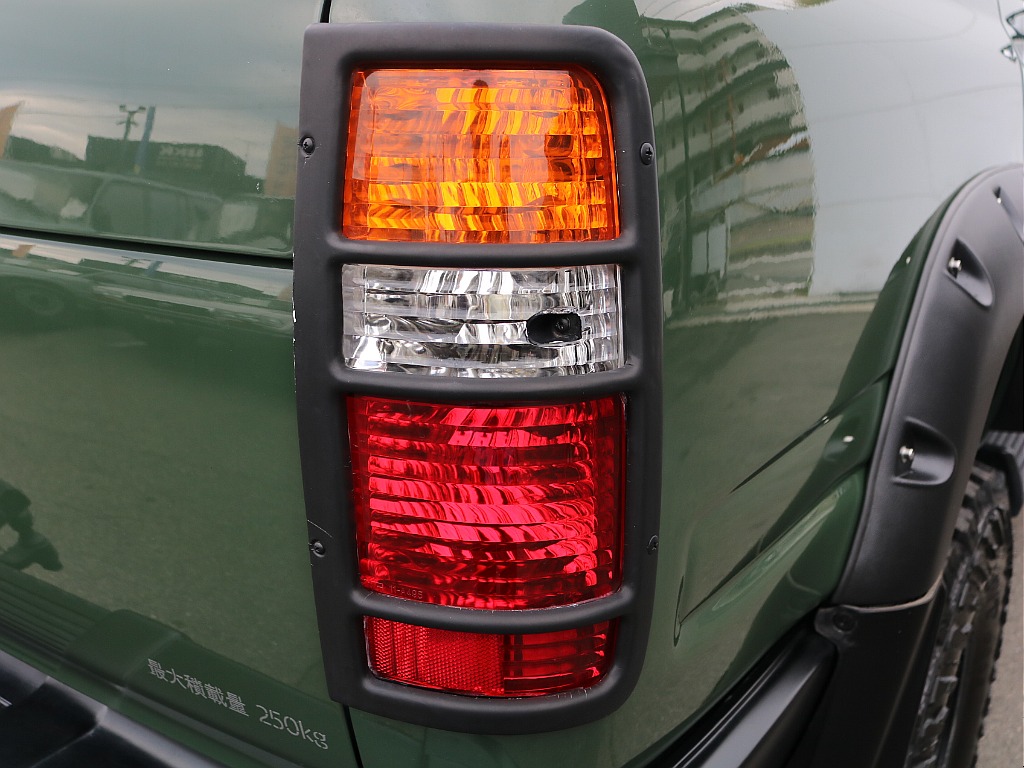 テールカバーがあるだけで雰囲気が出ます。