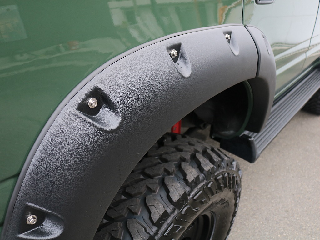 新品オーバーフェンダー。