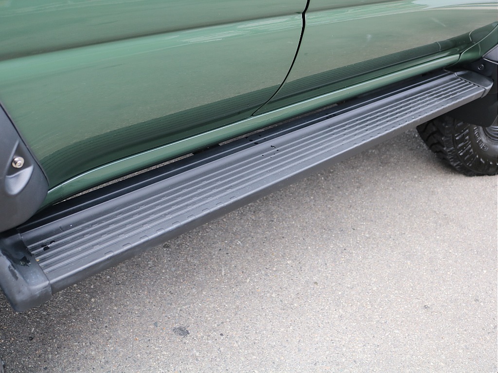 サイドステップブラック塗装。