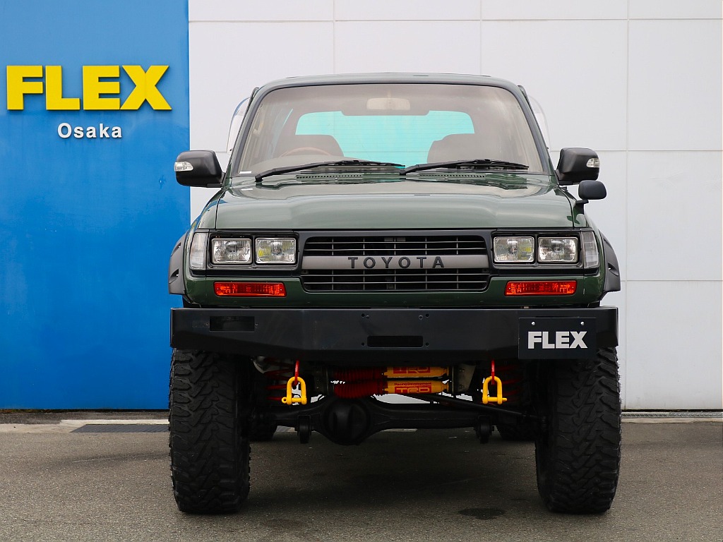 人気の角目四灯です。