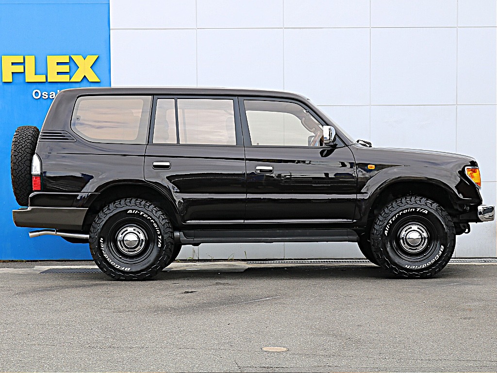 純正車高でのご案内です。 リフトアップも可能です。