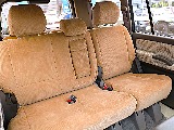 後期型なので２列目は分割となっております。
